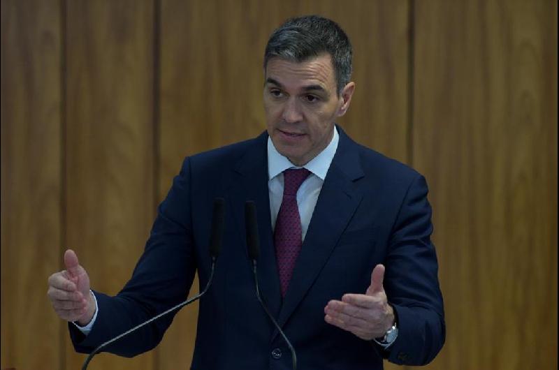 Espantildea cierra su espacio aeacutereo a vuelos vinculados con operaciones militares contra Iraacuten