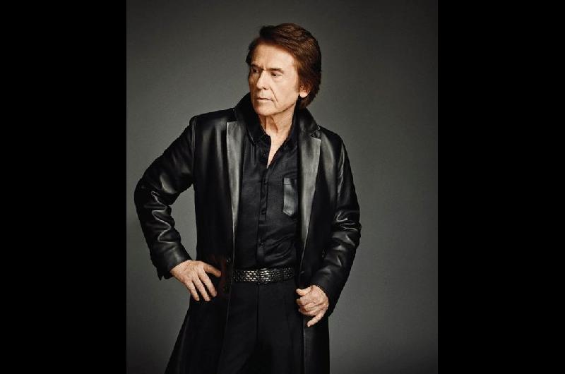 Raphael vuelve a Buenos Aires con ldquoRaphaeliacutesimordquo- la leyenda que sigue haciendo historia