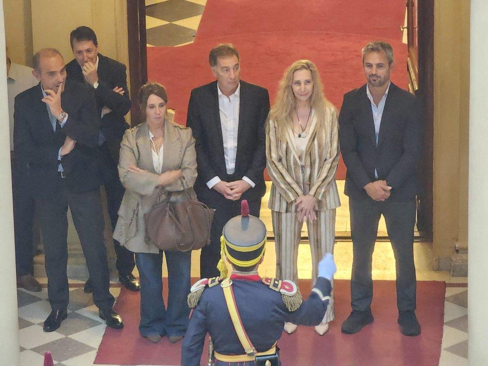 La orquesta de Granaderos tocoacute temas de ABBA para Karina Milei