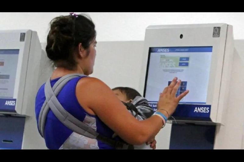 ANSES- vence el plazo para presentar la Libreta AUH y cobrar el 20-en-porciento- retenido 