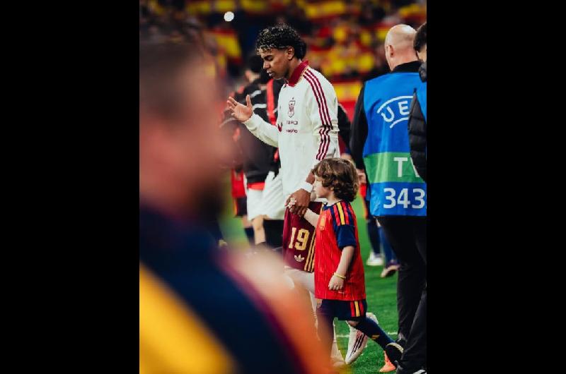 Lamine Yamal se quejoacute de los caacutenticos islamoacutefobos de los hinchas espantildeoles en el amistoso ante Egipto