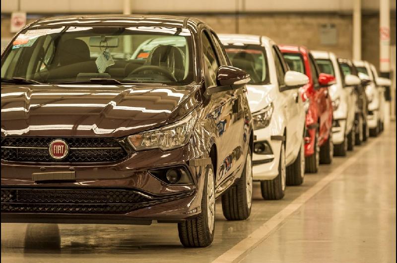 El patentamiento de autos se recuperoacute en marzo pero en el acumulado del antildeo sigue por debajo del 2025