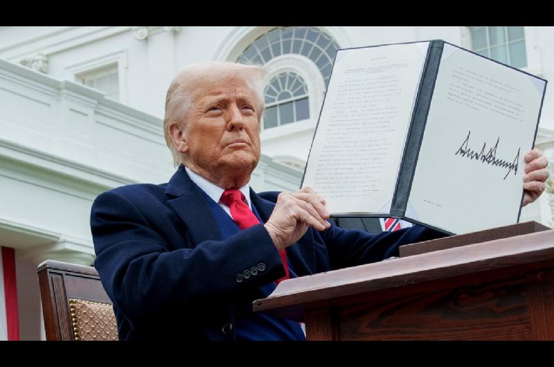 Trump impuso aranceles del 100 por ciento a productos farmaceacuteuticos