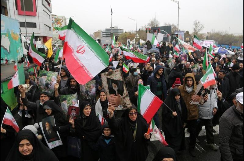 Inteligencia de EEUU advierte que Iraacuten conserva la mitad de sus misiles y drones tras un mes de ofensiva