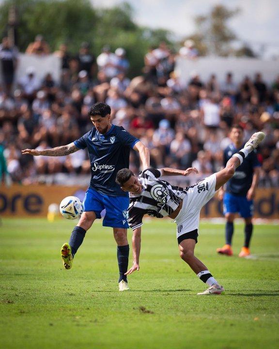 Gimnasia de Mendoza lo dio vuelta y derrotoacute a Veacutelez por el Torneo Apertura