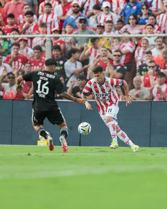 Unioacuten derrotoacute a Deportivo Riestra y se acerca a la punta de la Zona A del Torneo Apertura 2026