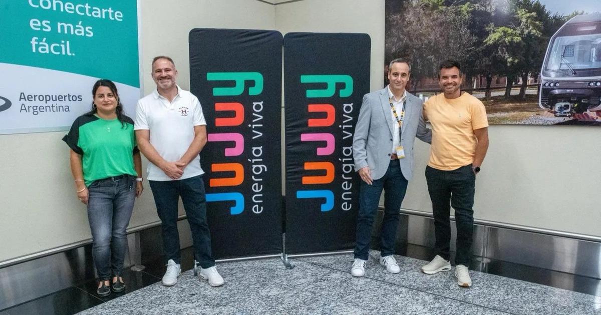 Inauguraron nuevo vuelo a Coacuterdoba con plazas completas y alta demanda