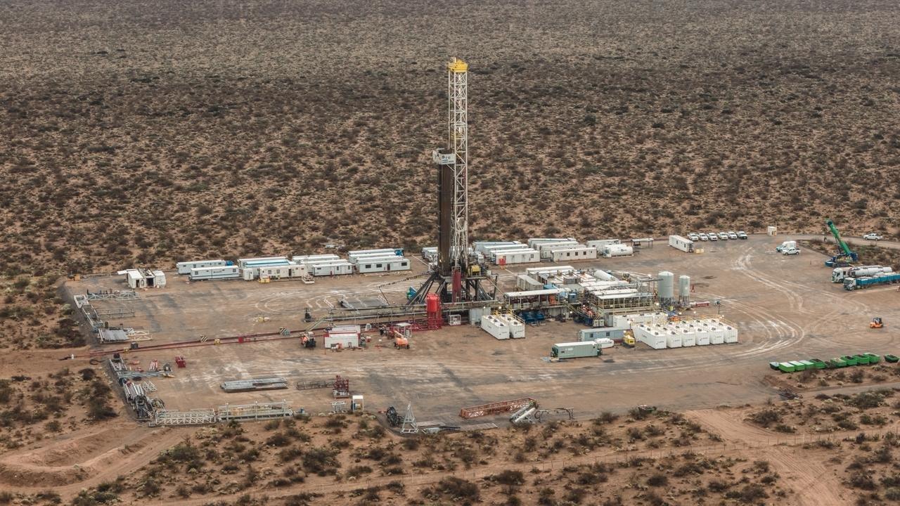 Sapag aseguroacute que Vaca Muerta ldquogarantiza la seguridad energeacuteticardquo de Argentina en medio de la guerra