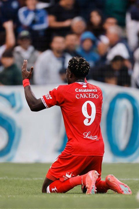 Huracaacuten goleoacute a Gimnasia y volvioacute a puestos de clasificacioacuten en la zona B del Torneo Apertura 2026