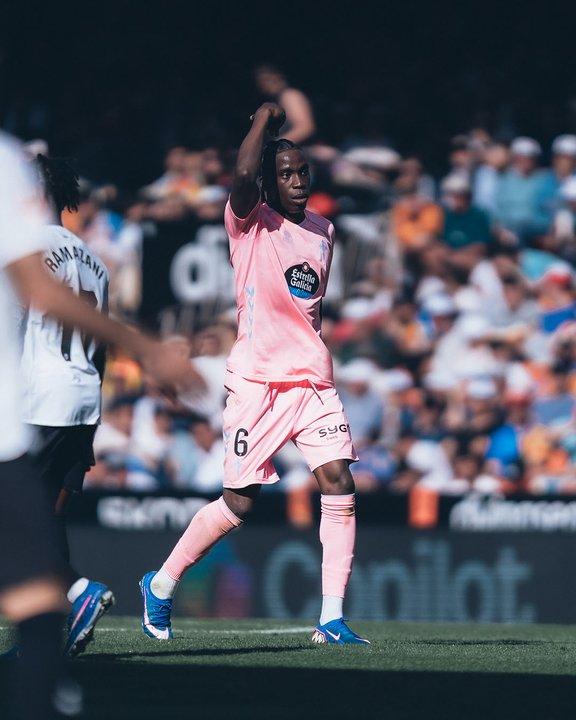 El Celta de Vigo le ganoacute al Valencia por 3-2 y se acerca a zona de UEFA Europa League