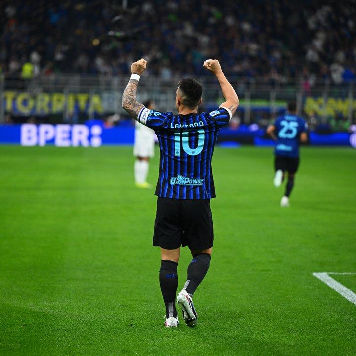 El Inter goleoacute a la Roma por 5-2 y se asienta en la punta de la Serie A