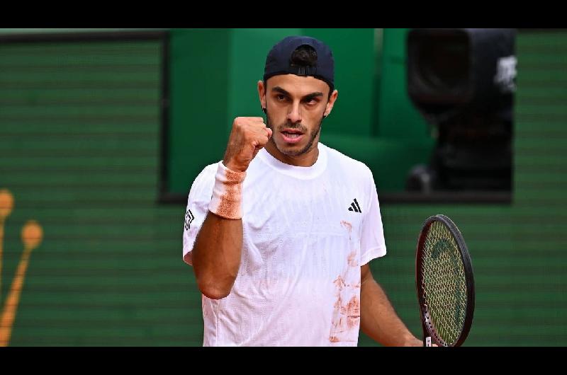 Ceruacutendolo superoacute una dura prueba ante Tsitsipas para avanzar en el Masters 1000 de Montecarlo