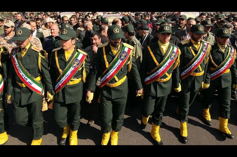 Iraacuten advierte a EEUU que responderaacute ldquomaacutes allaacute de la regioacutenrdquo a pocas horas de que venza el ultimaacutetum