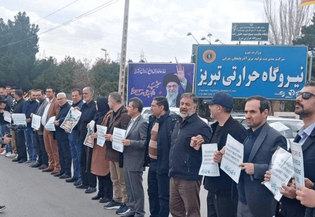 Iraniacutees formaron ldquocadenas humanasrdquo alrededor de las centrales eleacutectricas