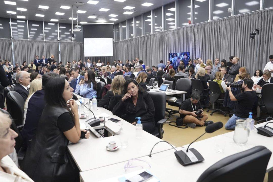 Sesioacuten al rojo vivo- el oficialismo tiene los votos para aprobar hoy los cambios pro mineros a la Ley de Glaciares