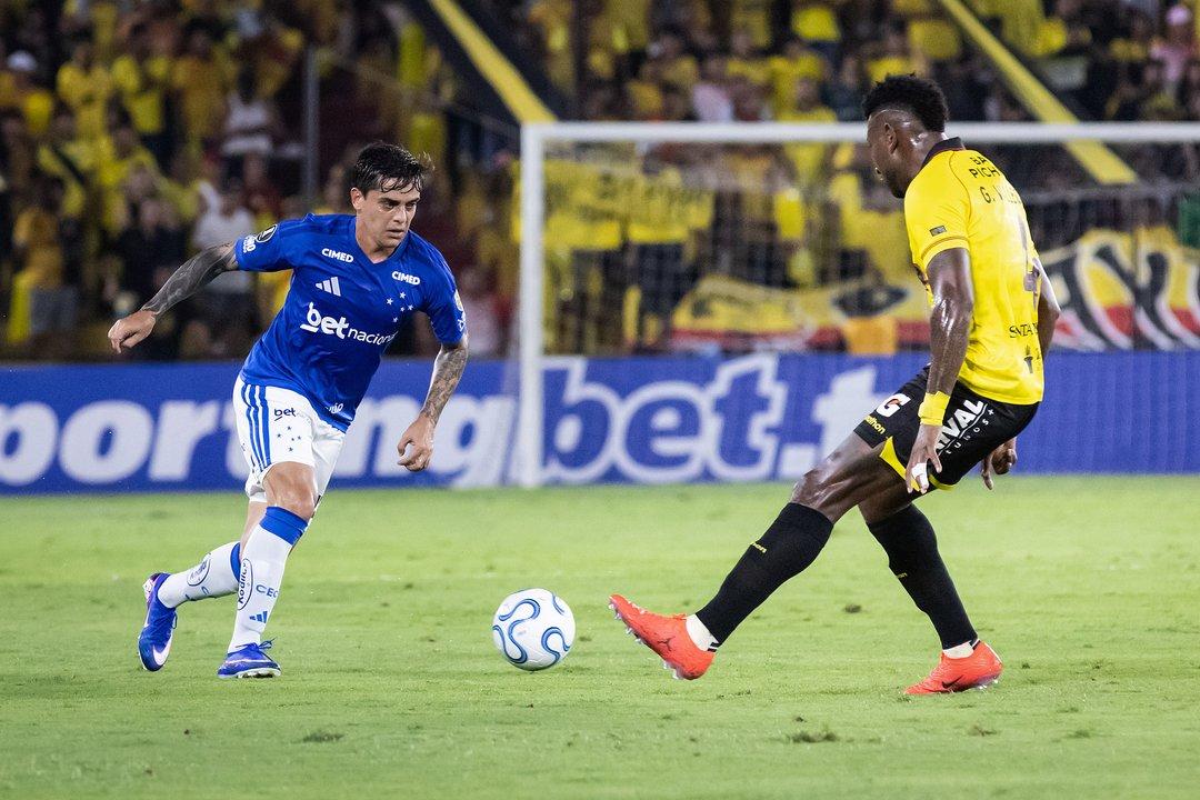 Cruzeiro de Brasil abrioacute la Copa Libertadores con un triunfo ante Barcelona de Ecuador