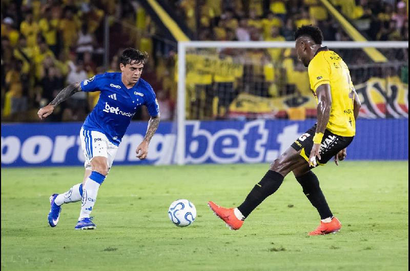 Cruzeiro de Brasil abrioacute la Copa Libertadores con un triunfo ante Barcelona de Ecuador