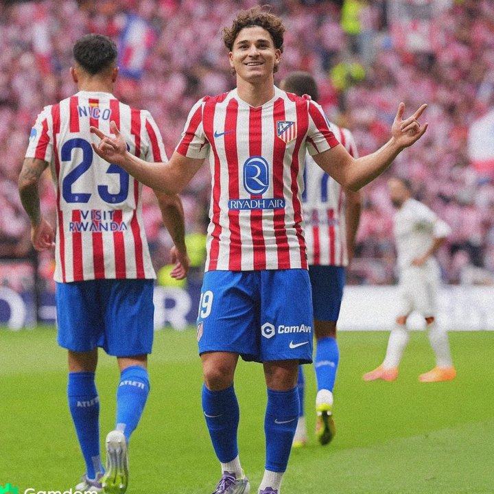 VIDEO- asiacute fue el golazo de Juliaacuten Aacutelvarez ante Barcelona