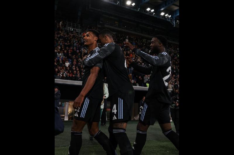 Europa League- Aston Villa vencioacute al Bologna y quedoacute al borde de la clasificacioacuten a semifinales