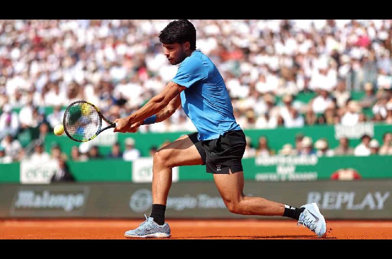 Alcaraz le ganoacute al local Vacherot y se metioacute en la final del Masters de Montecalo