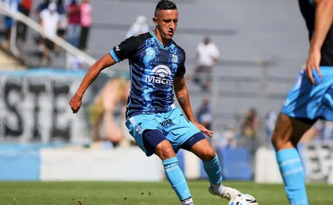 Un jugador de Gimnasia de Jujuy fue detenido por gritar ldquobombardquo dentro de un avioacuten