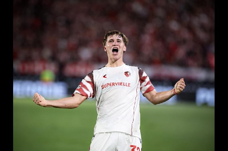 Agoacutenico triunfo de Estudiantes sobre Unioacuten para ser liacuteder de la Zona A 