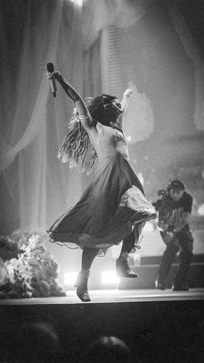 Aacutengela Torres volvioacute a emocionar en el Gran Rex y desatoacute la euforia del puacuteblico