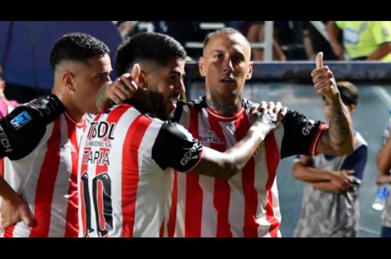 Barracas Central pisoacute fuerte en Coacuterdoba y se metioacute en zona de playoff