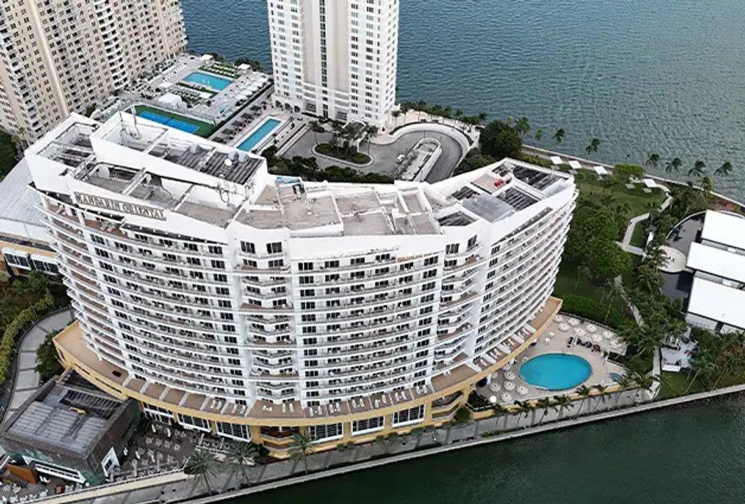 VIDEO- asiacute fue la impactante demolicioacuten del icoacutenico hotel Mandarin Oriental de Miami