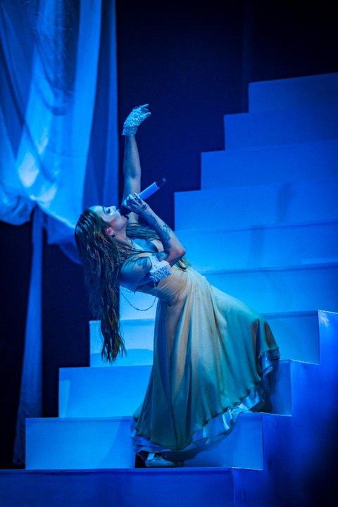 Aacutengela Torres firmoacute tres sold outs en el Gran Rex y confirma su crecimiento en la escena pop