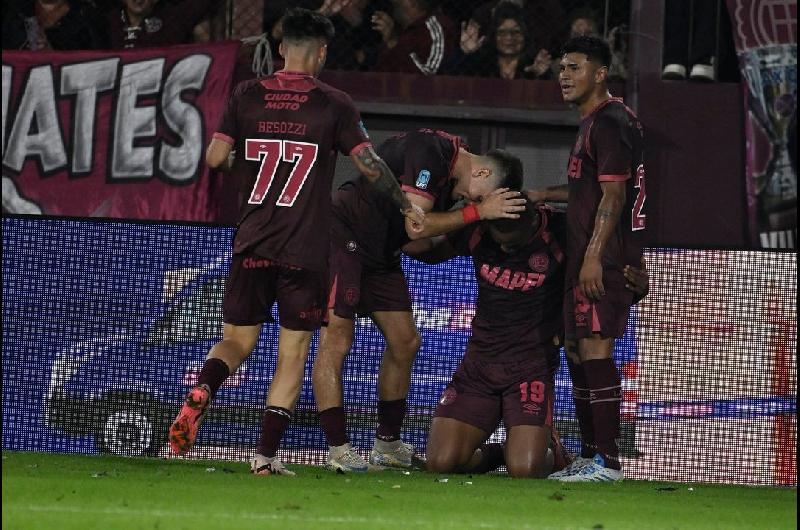 En la agoniacutea del partido Lanuacutes se quedoacute con el claacutesico ante Banfield