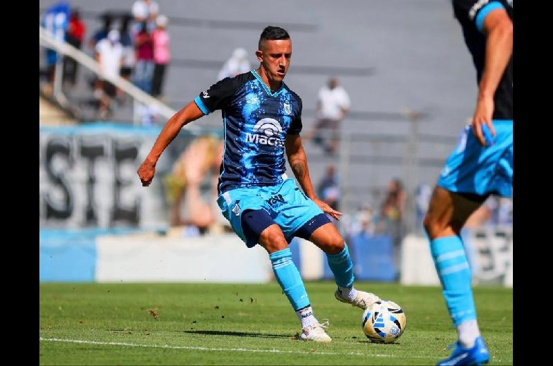 Liberaron al jugador de Gimnasia (J) que aseguroacute tener una ldquobombardquo en un avioacuten