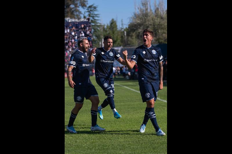 Independiente Rivadavia continuacutea su suentildeo en la Copa Libertadores con una visita de riesgo a Fluminense