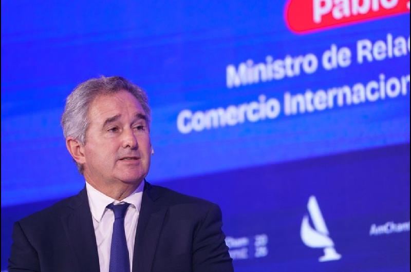 Con alcohol obligatorio Cancilleriacutea adjudicoacute 80 millones en catering para su cuacutepula