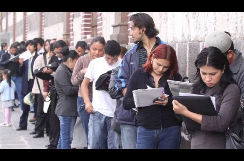 Encuesta- Falta de trabajo bajos salarios y corrupcioacuten principales problemas de los argentinos