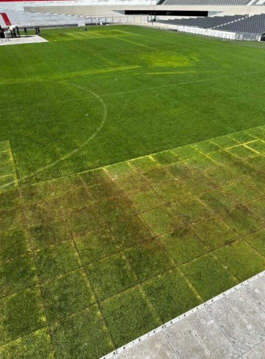 El ceacutesped del Monumental en su peor momento de cara al Superclaacutesico ante Boca