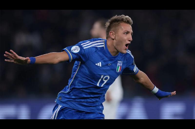 Mateo Retegui sufrioacute una fractura de tibia y se perderaacute lo que resta de la temporada