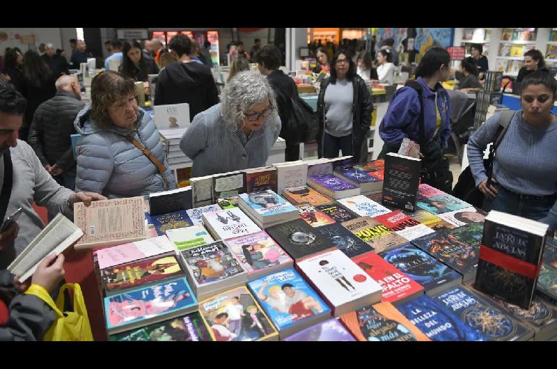 El Gobierno eximioacute del pago de impuestos a libros extranjeros que participen en la Feria del Libro