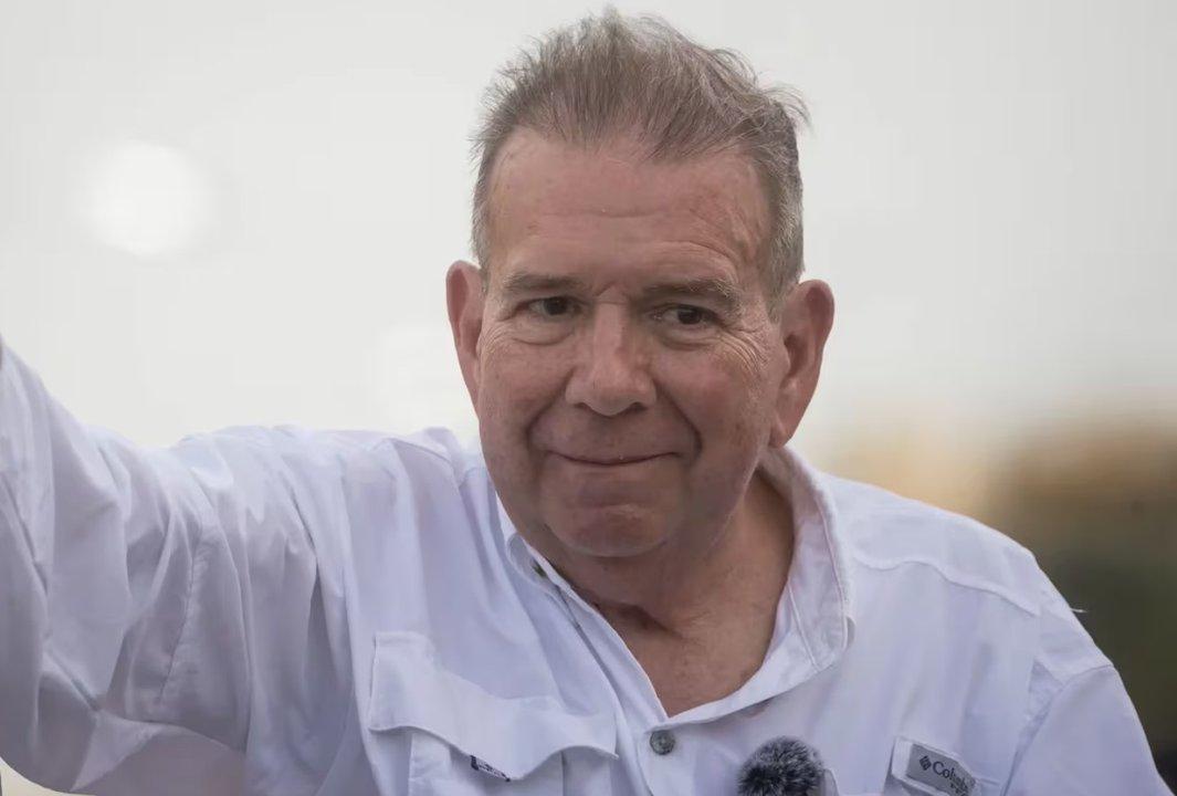 Edmundo Gonzaacutelez Urrutia debioacute ser hospitalizado en Madrid  