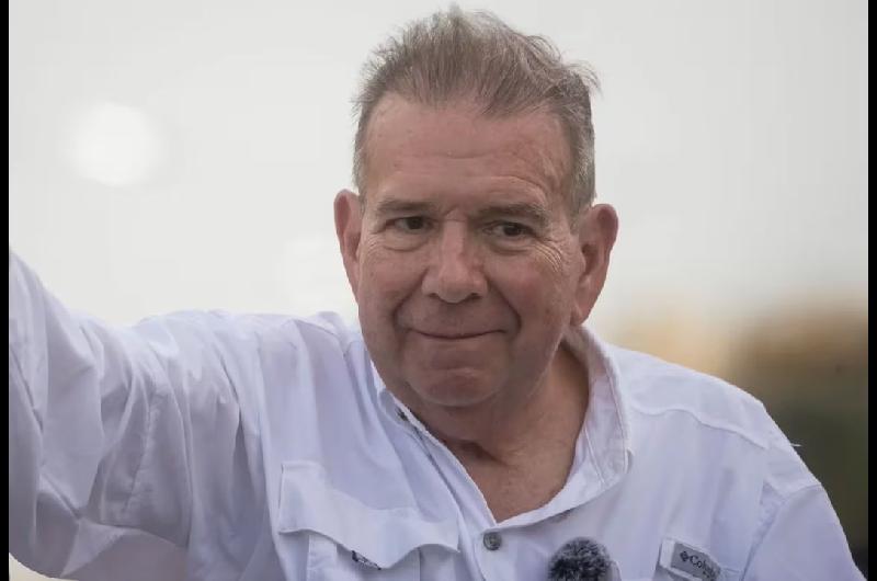 Edmundo Gonzaacutelez Urrutia debioacute ser hospitalizado en Madrid  