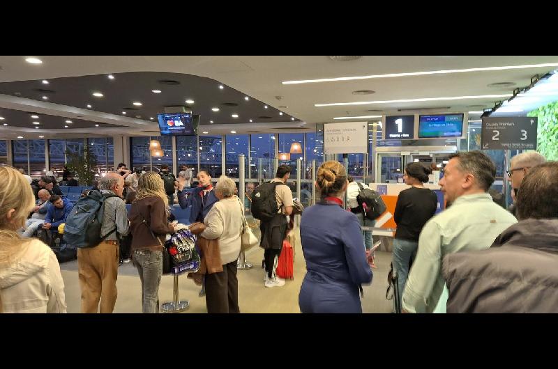 El traacutefico aeacutereo regional acelera su crecimiento y Argentina consolida su repunte