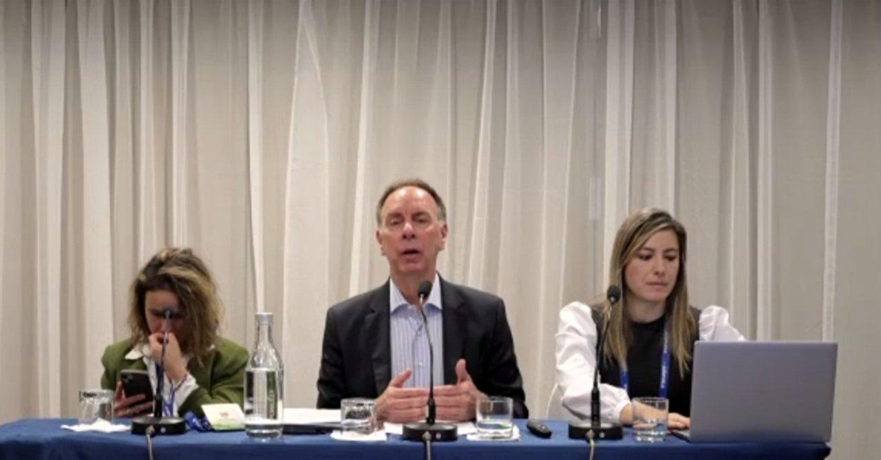 Los desafiacuteos de la industria para una aviacioacuten con cero emisiones netas