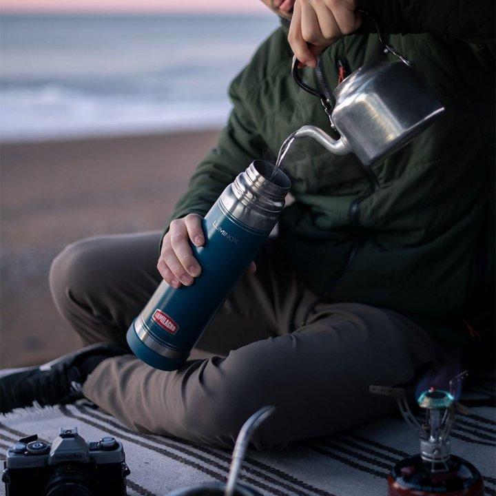 La industria que echoacute 170 empleados se dedicoacute a importar y remarca lo que trae un 500-en-porciento- no es la uacutenica