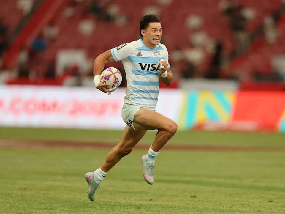 Los Pumas 7s le ganaron sobre el final a Fiji y avanzaron a semis en Hong Kong