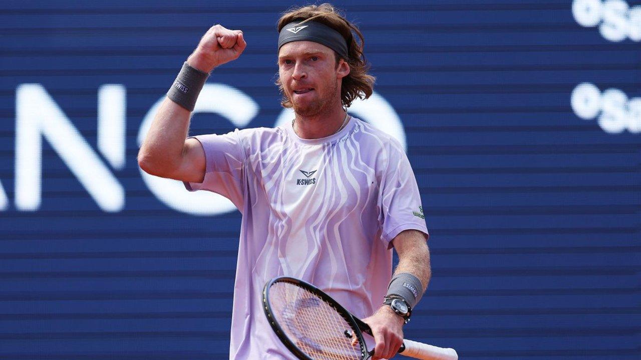 Rublev y Fils dieron vuelta sus respectivos partidos y se enfrentaraacuten en la final del ATP 500 de Barcelona