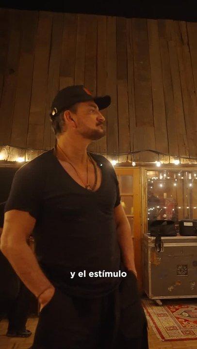 ldquo17 canciones en cinco diacuteasrdquo- el detraacutes de escena del proacuteximo disco de Ricardo Arjona