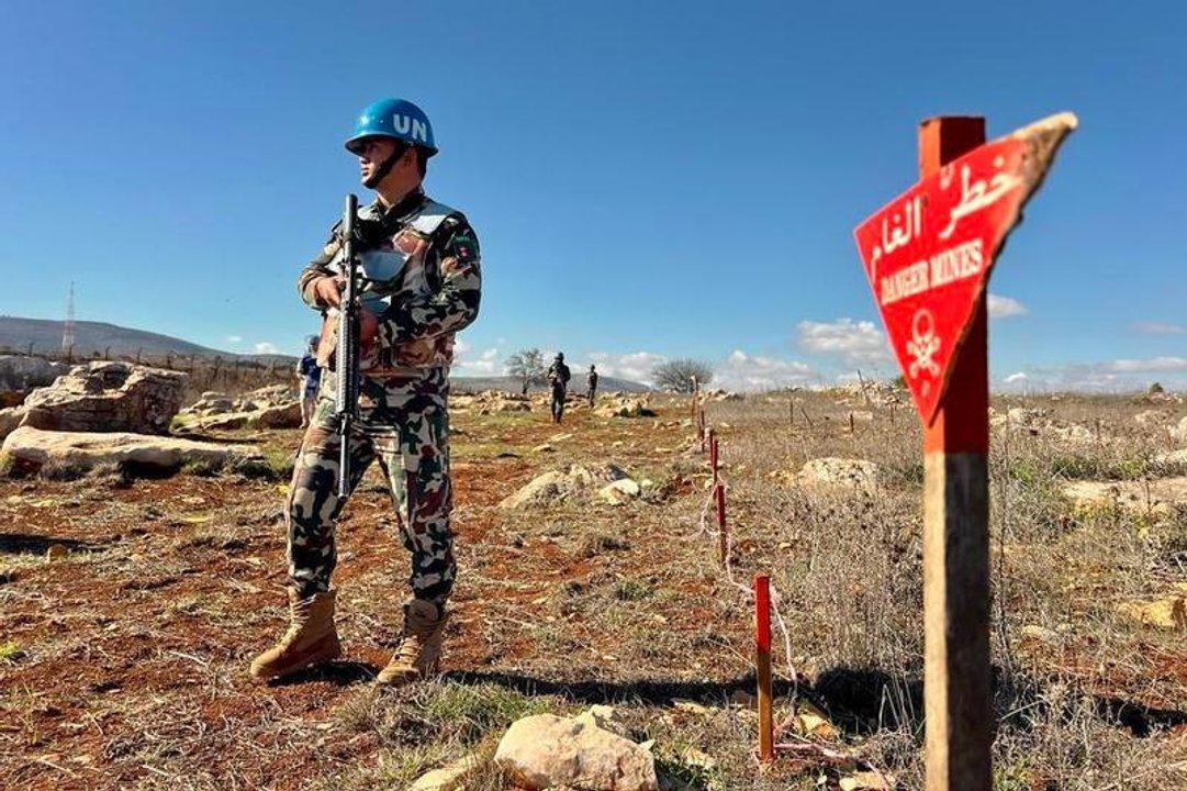 Tensioacuten en el Liacutebano- un casco azul de la ONU murioacute tras una emboscada y Macron apuntoacute contra Hezbolaacute