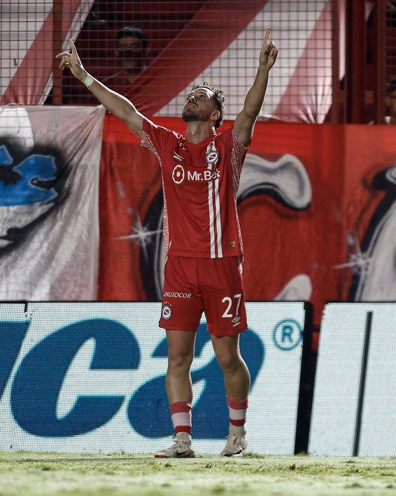 Argentinos Juniors vencioacute a Atleacutetico Tucumaacuten y dio un paso clave hacia la clasificacioacuten