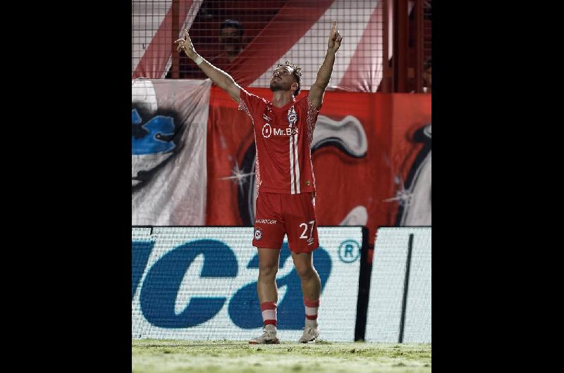 Argentinos Juniors vencioacute a Atleacutetico Tucumaacuten y dio un paso clave hacia la clasificacioacuten