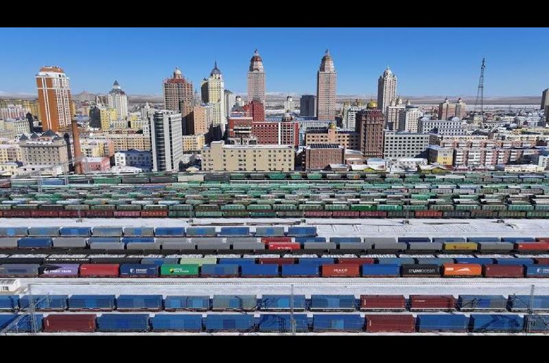 Servicios de trenes de mercanciacuteas entre China y Europa respaldan cadenas de suministro 